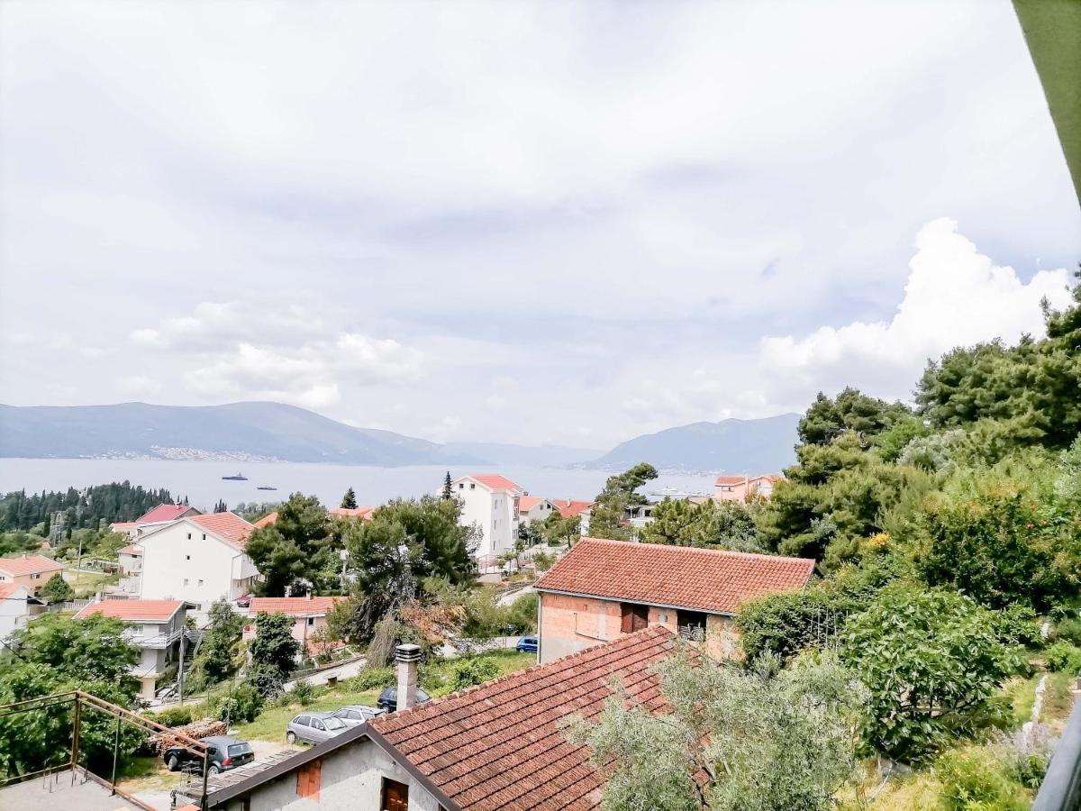 Apartments Siesta Tivat Exterior photo