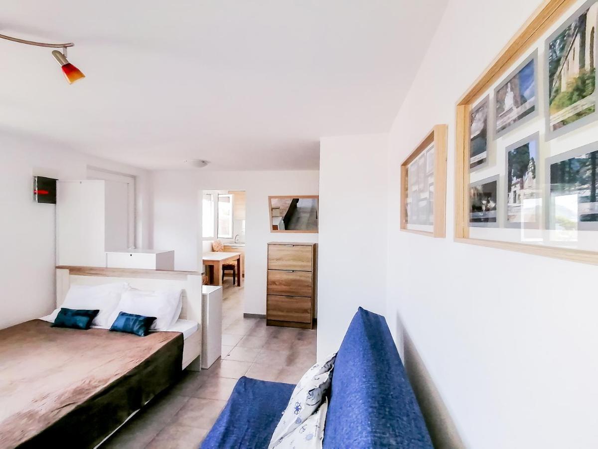 Apartments Siesta Tivat Exterior photo