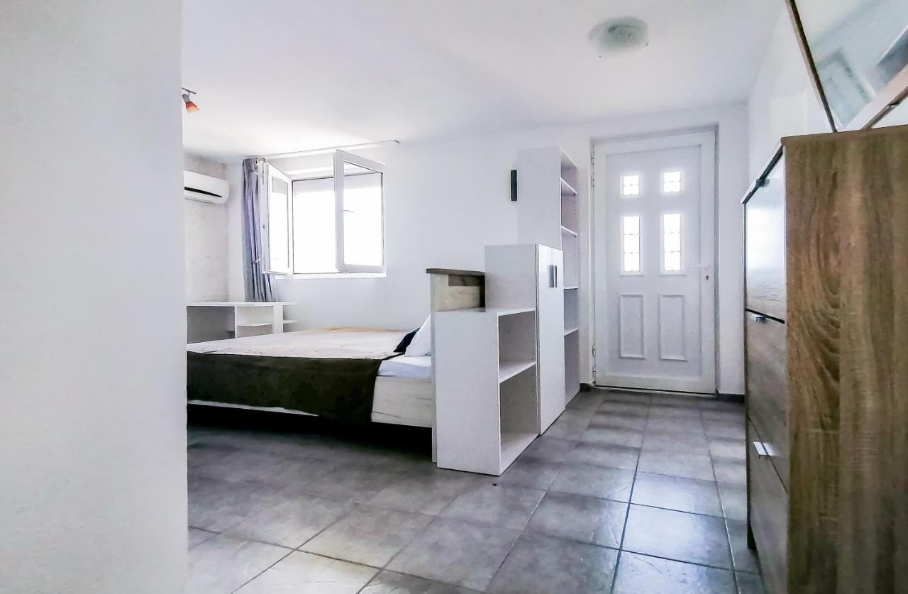 Apartments Siesta Tivat Exterior photo