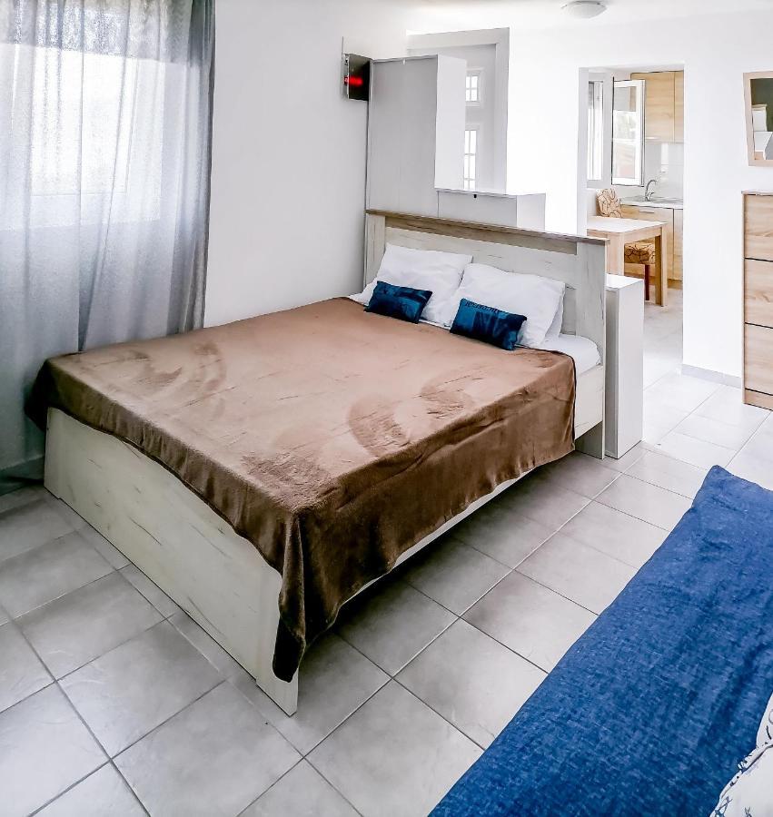 Apartments Siesta Tivat Exterior photo