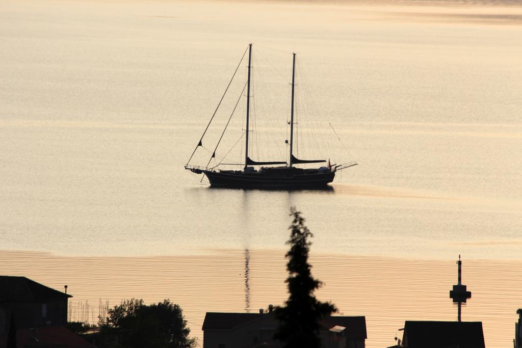 Apartments Siesta Tivat Exterior photo